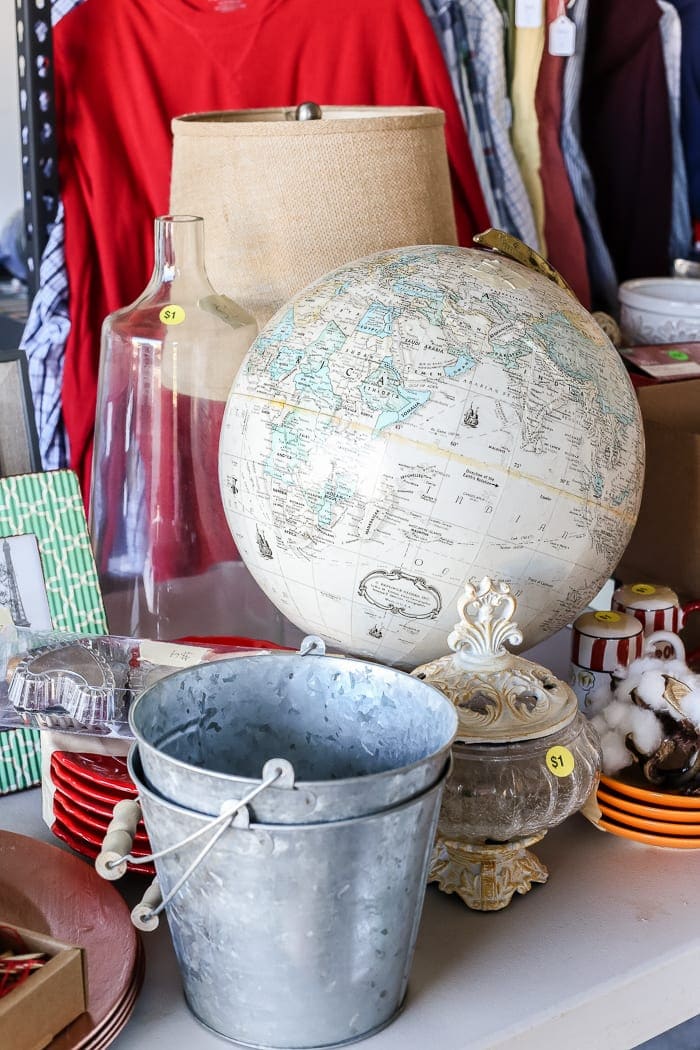 10 Tips to Host a Successful Garage Sale