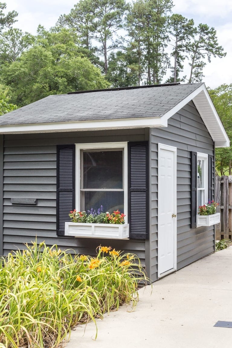 How to Paint Vinyl Siding & Pool Shed Makeover