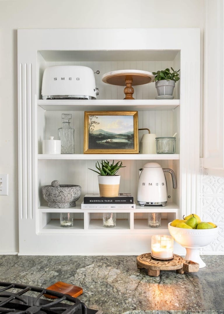 Simplified Decorating: How to Decorate Shelves